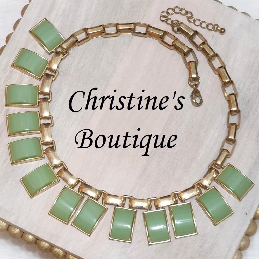 Thermoset vintage necklace melon color goldtone links
